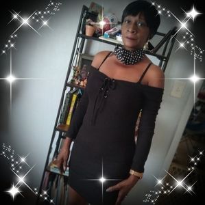 Meet your Posher, Aziza